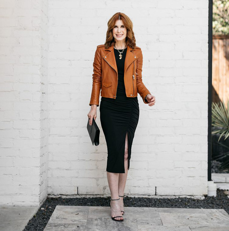 Colors that work together - Cathy wears a neutral outfit | 40plusstyle.com