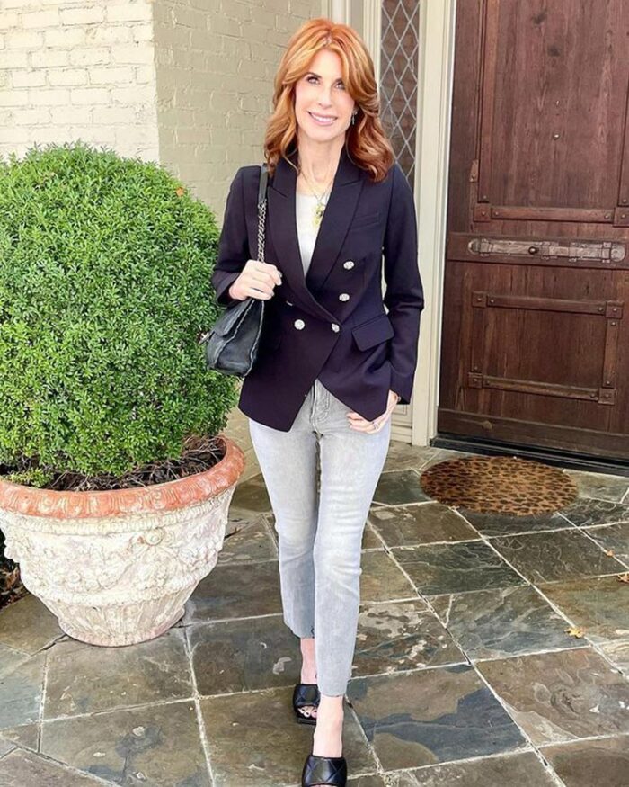 Cathy wears a blazer and jeans | 40plusstyle.com