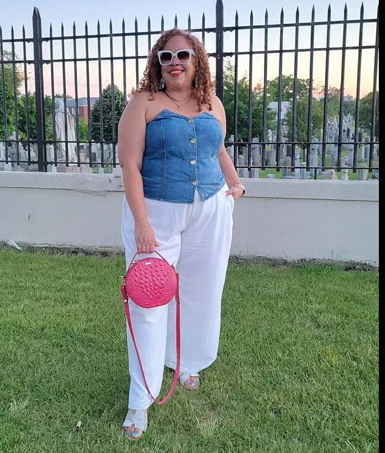 Colors that work together - Sandra wears white, blue and pink | 40plusstyle.com